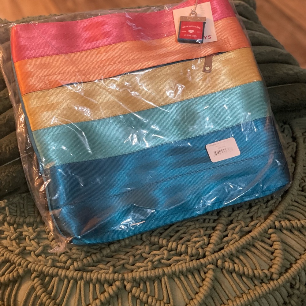 Harvey’s Seatbelt Flower Power Crossbody